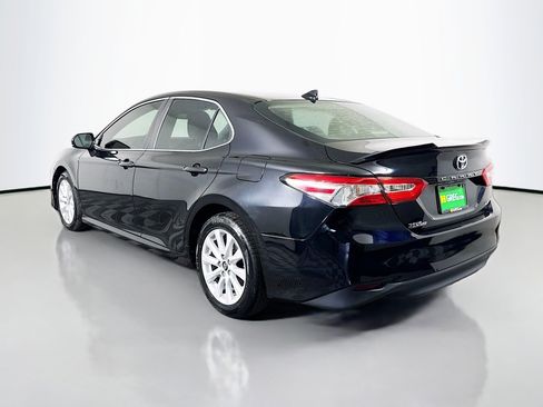 Used 2020 Toyota Camry LE image 7