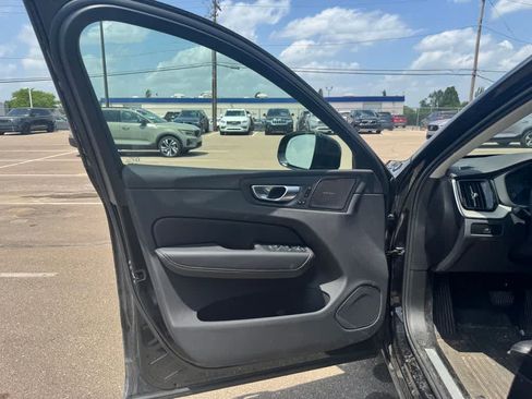 Used 2025 Volvo XC60 B5 Ultra w/ Protection Package Premier AWD/4WD image 17