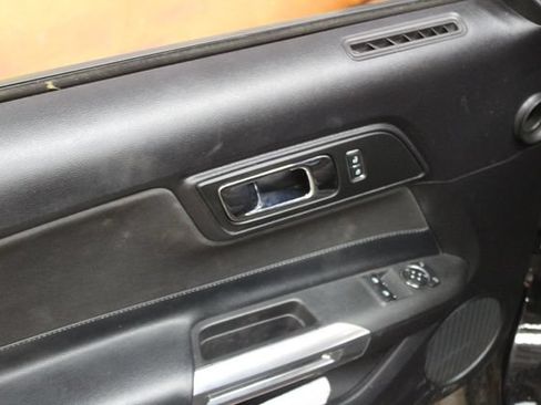 Used 2017 Ford Mustang GT RWD image 11