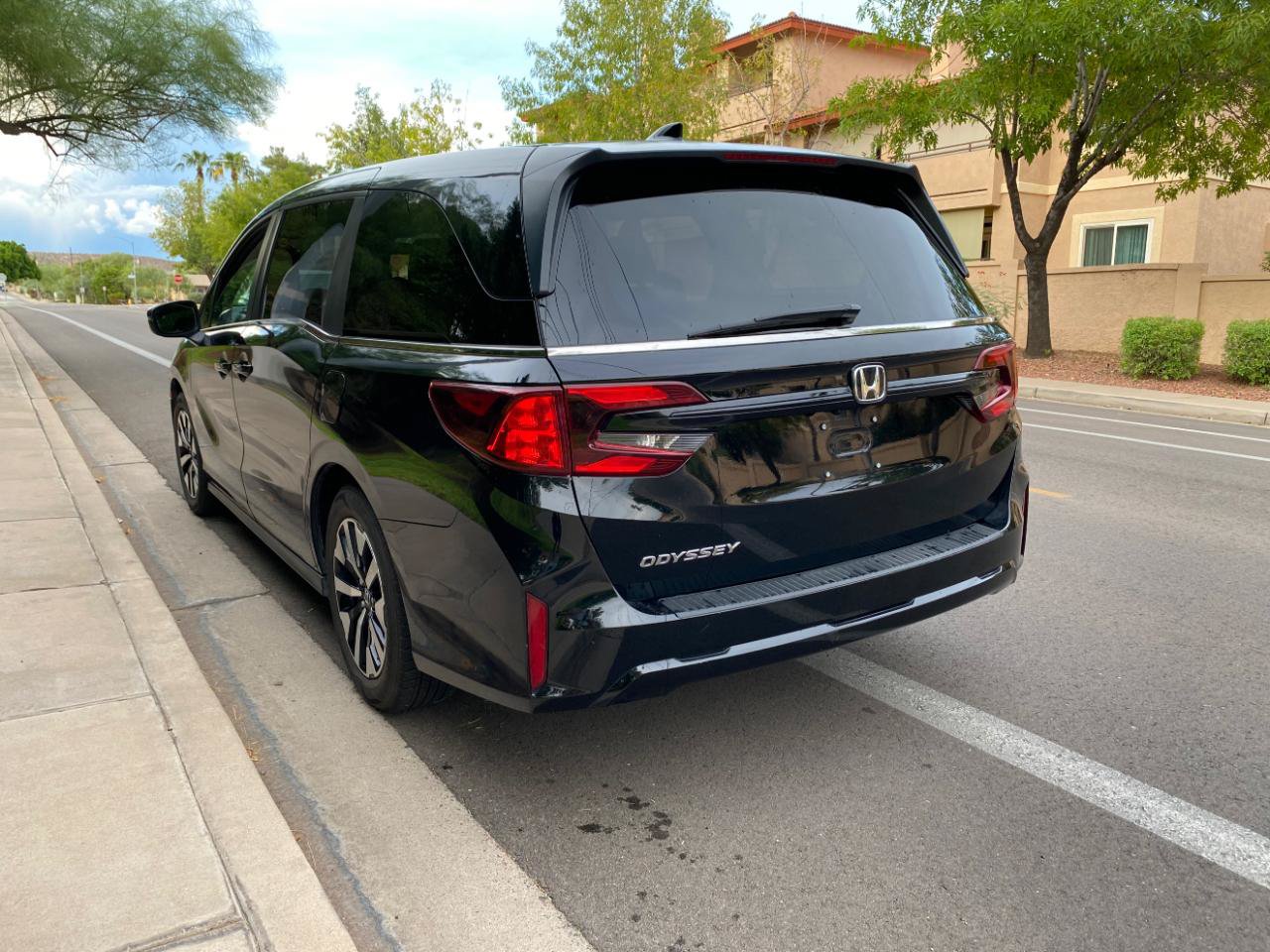 Used 2025 Honda Odyssey EX-L image 12