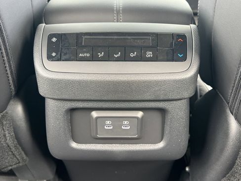 New 2026 Nissan Pathfinder SL image 19