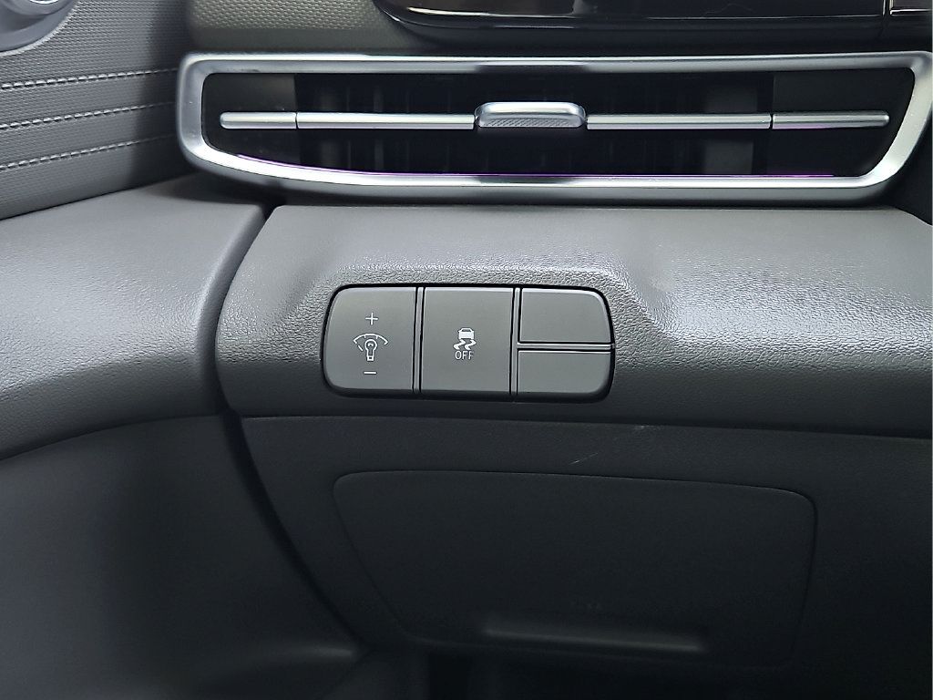 Used 2024 Hyundai Elantra SEL FWD image 15