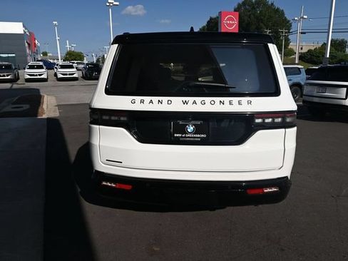 Used 2023 Jeep Grand Wagoneer Series II AWD/4WD image 11