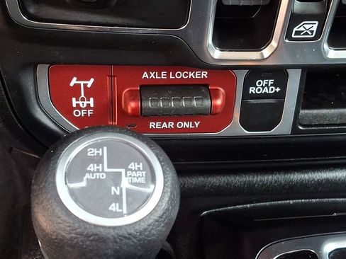 Certified 2024 Jeep Wrangler Unlimited AWD/4WD image 23