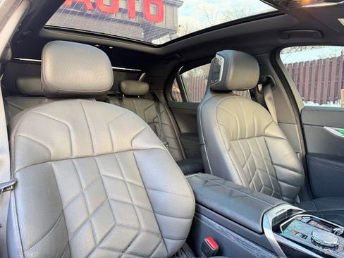 Used 2023 BMW 760i xDrive w/ Parking Assistance Package image 32