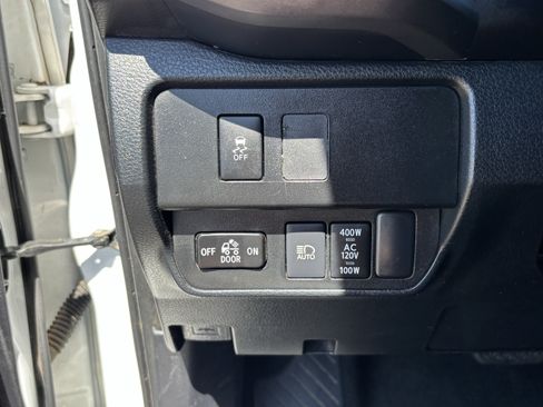 Used 2020 Toyota Tacoma TRD Off-Road AWD/4WD image 29