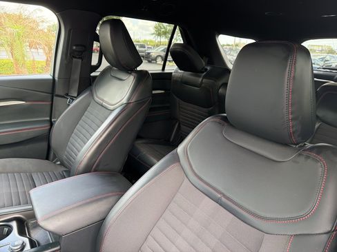 Used 2025 Ford Explorer ST-Line w/ Premium Package image 21