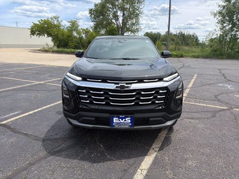 New 2026 Chevrolet Equinox LT w/ Convenience Package II AWD/4WD image 2