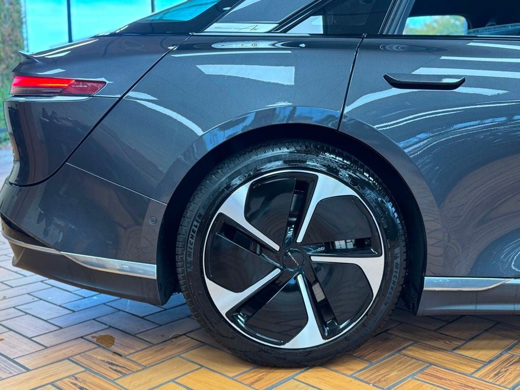 Used 2024 Lucid Air Touring AWD/4WD image 13
