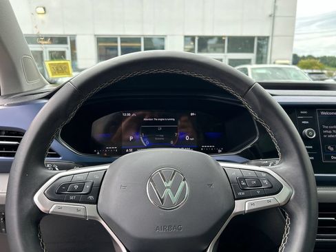 Used 2024 Volkswagen Taos SE AWD/4WD image 12