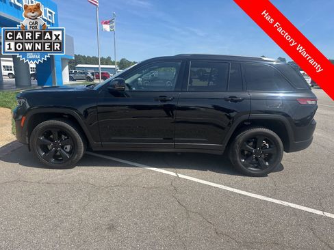 Used 2023 Jeep Grand Cherokee Limited w/ Black Appearance Package image 1