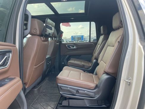 Used 2021 Chevrolet Suburban High Country image 13