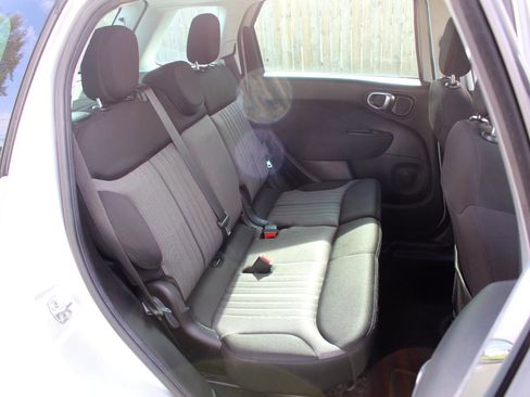 Used 2017 FIAT 500L Pop image 31