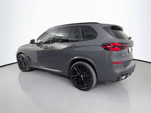 New 2026 BMW X5 xDrive40i w/ M Sport Package AWD/4WD image 7