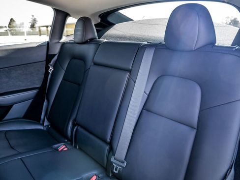 Used 2024 Tesla Model Y Long Range image 23