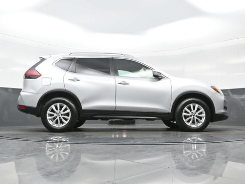 Used 2018 Nissan Rogue SV AWD/4WD image 34