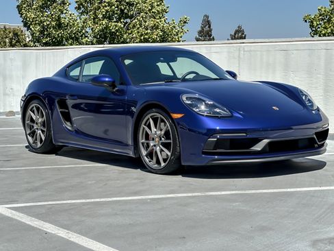 Used 2025 Porsche 718 Cayman GTS RWD image 9