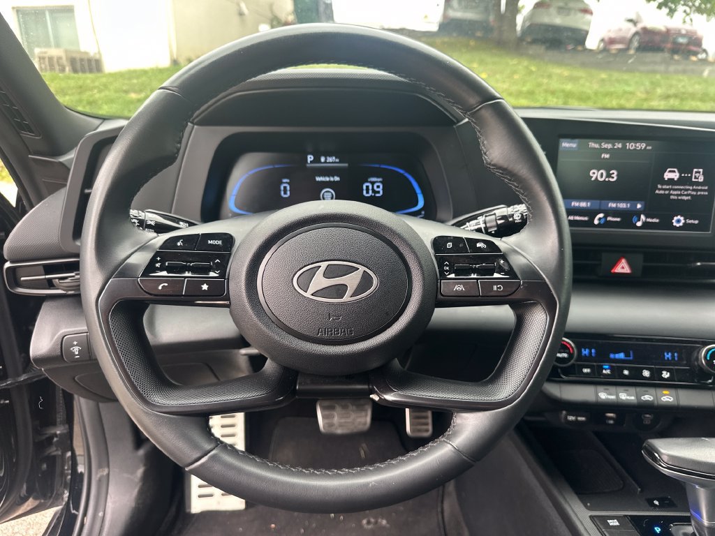 Used 2025 Hyundai Elantra Sport FWD image 14