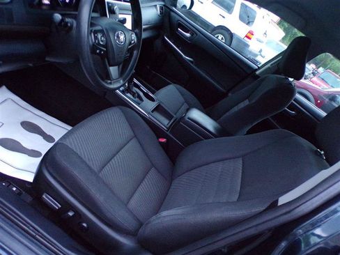 Used 2016 Toyota Camry LE FWD image 15