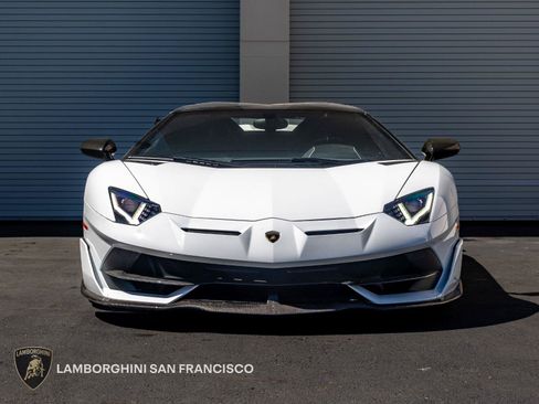 Used 2020 Lamborghini Aventador SVJ AWD/4WD image 5