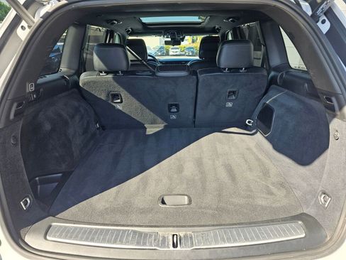 Used 2024 Jeep Grand Cherokee Overland w/ Advanced Protech Group III image 12