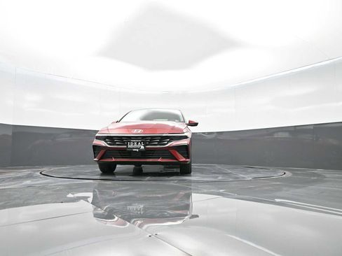 Certified 2024 Hyundai Elantra SEL w/ Convenience Package image 28