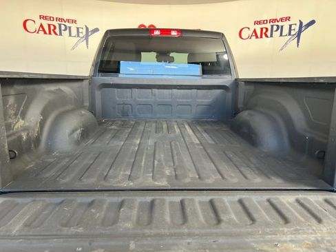Used 2018 RAM 1500 Tradesman w/ Chrome Appearance Group RWD image 22