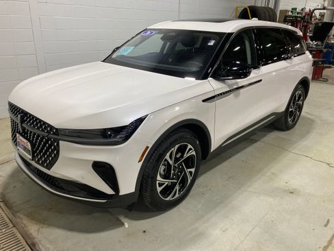 Used 2026 Lincoln Nautilus Premier w/ Equipment Group 102A image 1