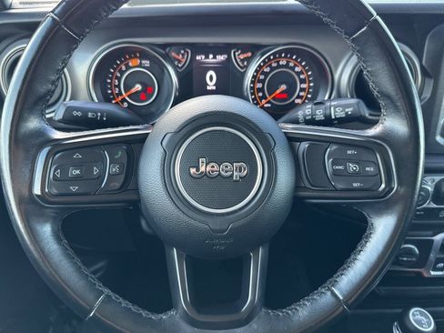 Used 2022 Jeep Wrangler Willys image 12