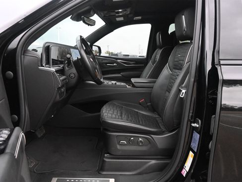 Certified 2023 Cadillac Escalade ESV Sport Platinum image 18