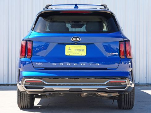 Used 2021 Kia Sorento EX image 10