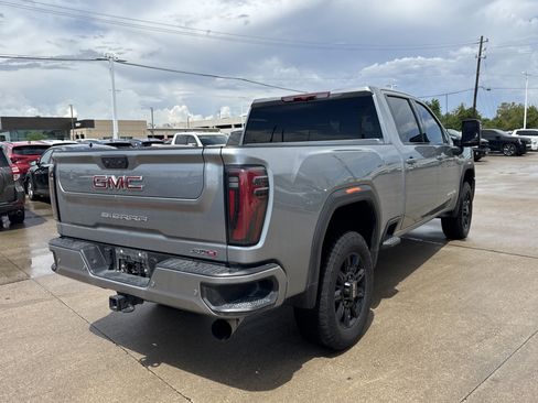 Used 2025 GMC Sierra 2500 AT4 AWD/4WD image 11