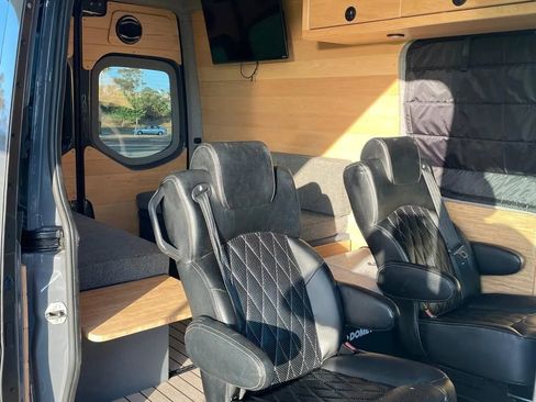 Used 2021 Mercedes-Benz Sprinter 2500 image 14
