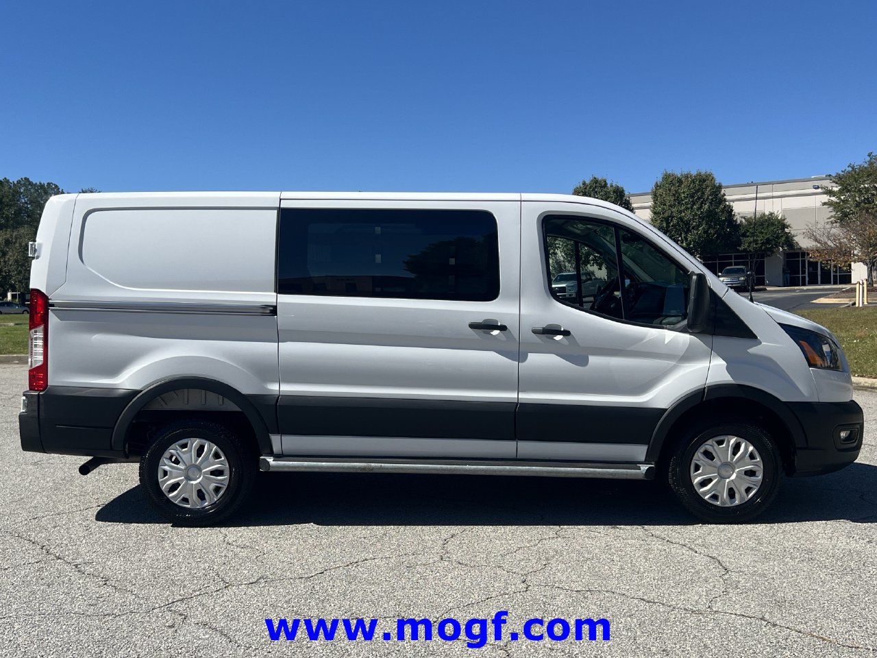 Used 2025 Ford Transit 250 Low Roof w/ Exterior Upgrade Package RWD image 26