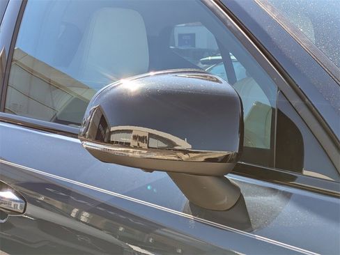 New 2026 Volvo XC40 B5 Ultra image 12