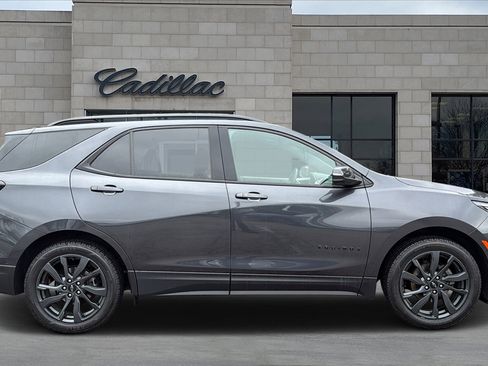 Used 2022 Chevrolet Equinox RS w/ RS Leather Package image 2