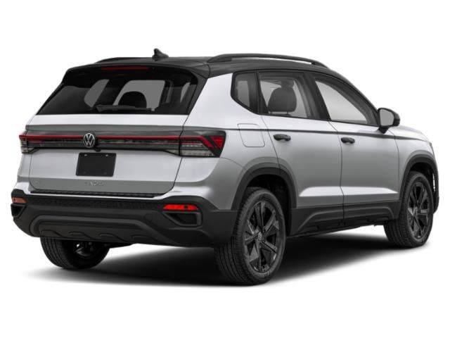 Used 2025 Volkswagen Taos SE AWD/4WD image 2