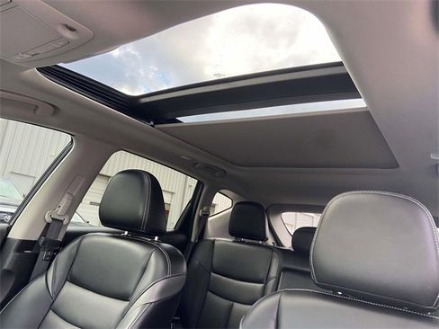 Used 2024 Nissan Murano SL image 18