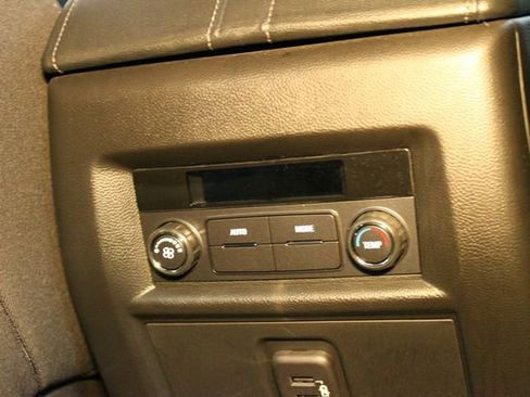 Used 2023 Chevrolet Traverse LT image 15