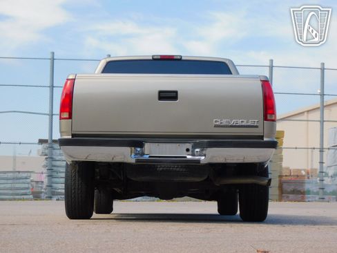 Used 1998 Chevrolet Silverado 1500 w/ Preferred Equipment Group 2 image 19