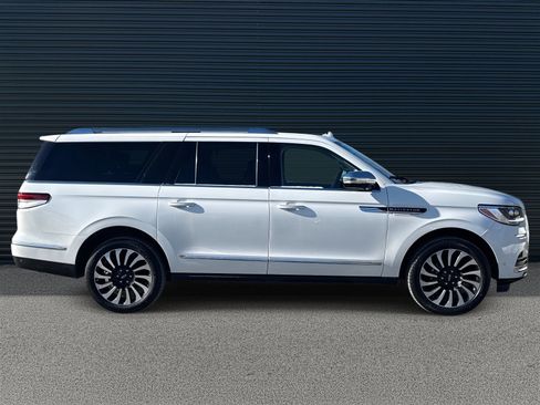Used 2023 Lincoln Navigator L Black Label image 4
