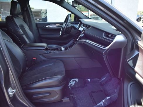 Used 2022 Jeep Grand Cherokee L Laredo AWD/4WD image 47