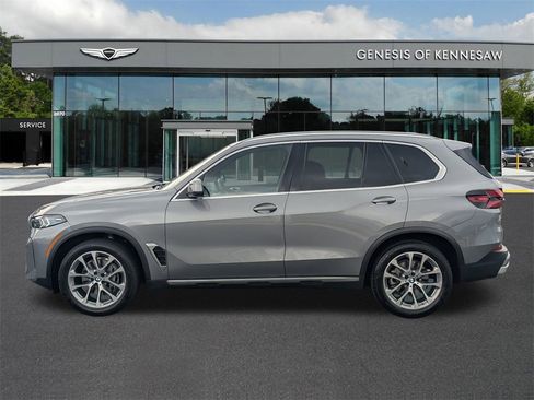 Used 2025 BMW X5 xDrive40i w/ Premium Package image 4