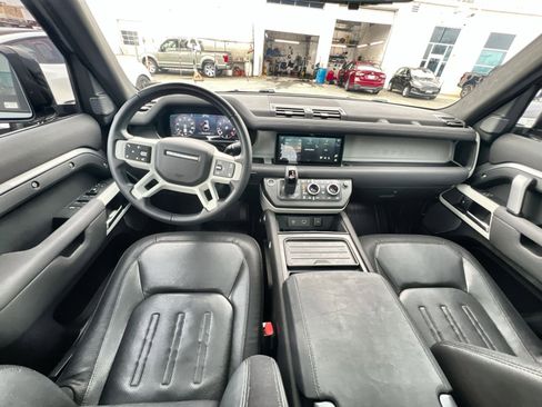 Used 2021 Land Rover Defender 110 X-Dynamic SE image 22