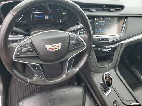 Certified 2018 Cadillac XT5 Luxury w/ Driver Awareness Package AWD/4WD image 19