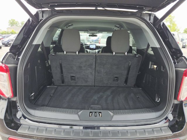 Used 2024 Ford Explorer XLT AWD/4WD image 11