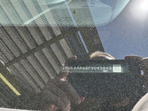 Used 2023 Toyota Corolla Cross XLE image 40