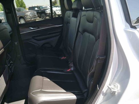 New 2025 Jeep Grand Cherokee Limited image 14