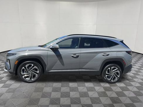 Used 2025 Hyundai Tucson Limited AWD/4WD image 2