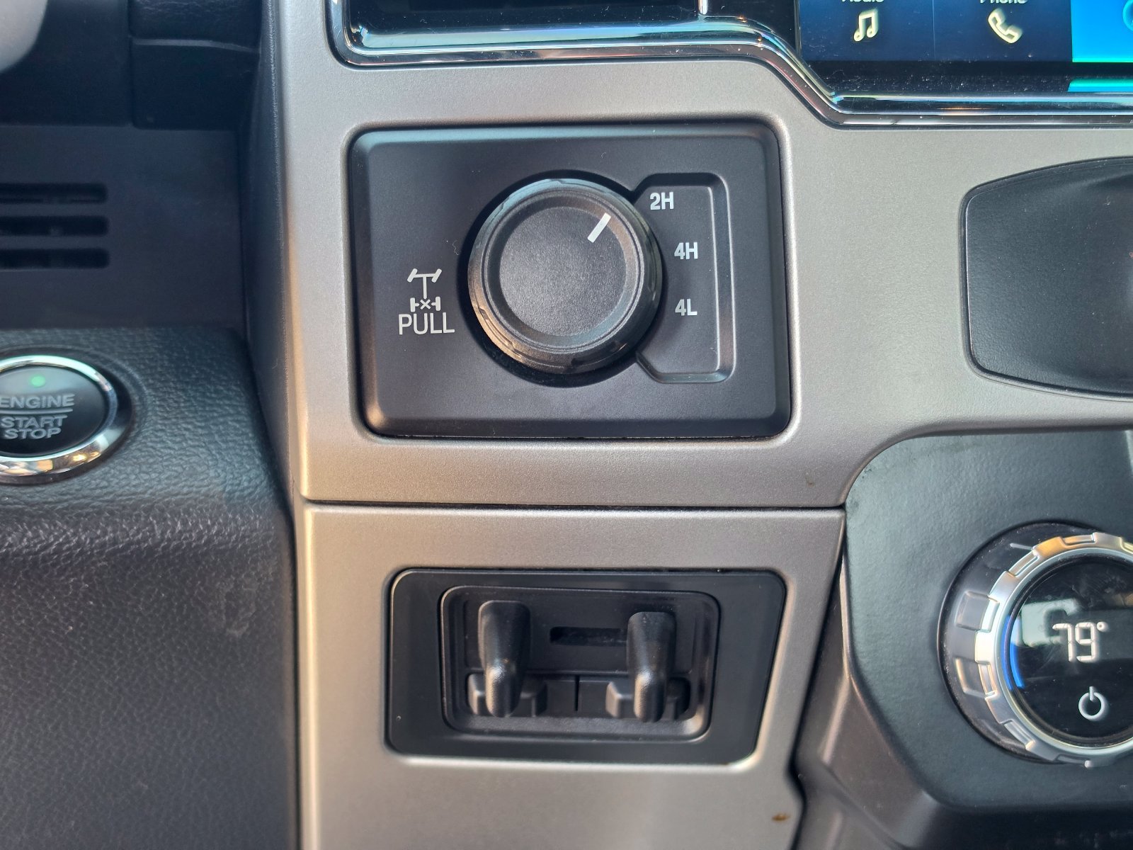 Used 2022 Ford F350 Lariat w/ Lariat Ultimate Package AWD/4WD image 21